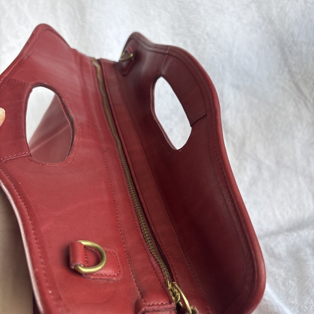 Vintage COACH Zip Top Shopper   Red Leather Bag 9995 USA - Picture 10 of 16
